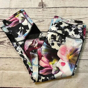 Apana Floral Capri Leggings